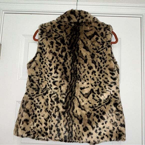 Jack Animal Print Faux Fur One Hook Closure Sleeveless Statement Vest - Picture 9 of 10